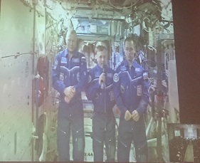 Космонавты